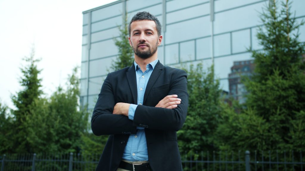 ג'ורג' ורור George Warwar: יזם הנדל"ן שמאתר הזדמנויות לפני כולם